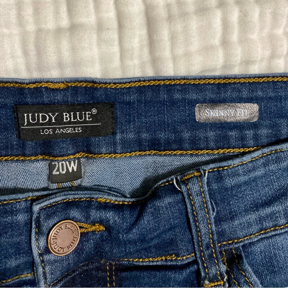 EUC Judy Blue Distressed Denim Jeans Size 20W Skinny Fit - Picture 3 of 3